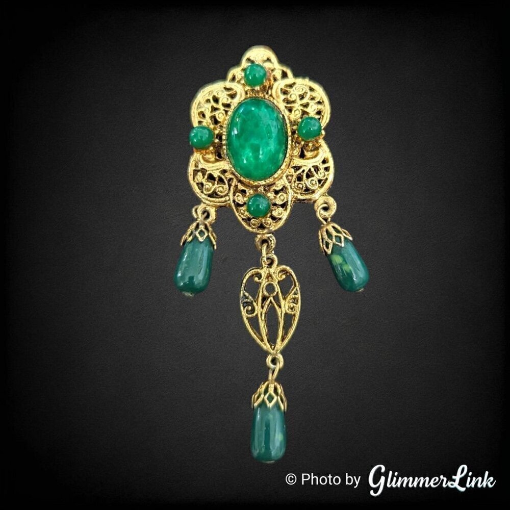 Vintage Ornate Scalloped Filigree Green Marbled Cabochon Dangle Gold Tone Brooch